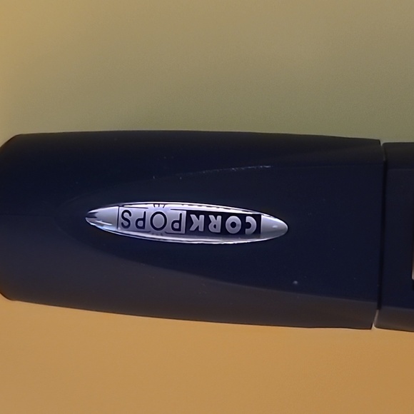 Legacy Cork Pops wine opene with refills - Picture 5 of 5